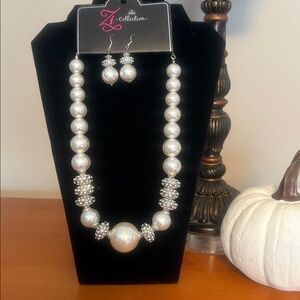 Chic Pearl and Silver toned Jewelry Set by paparazzi